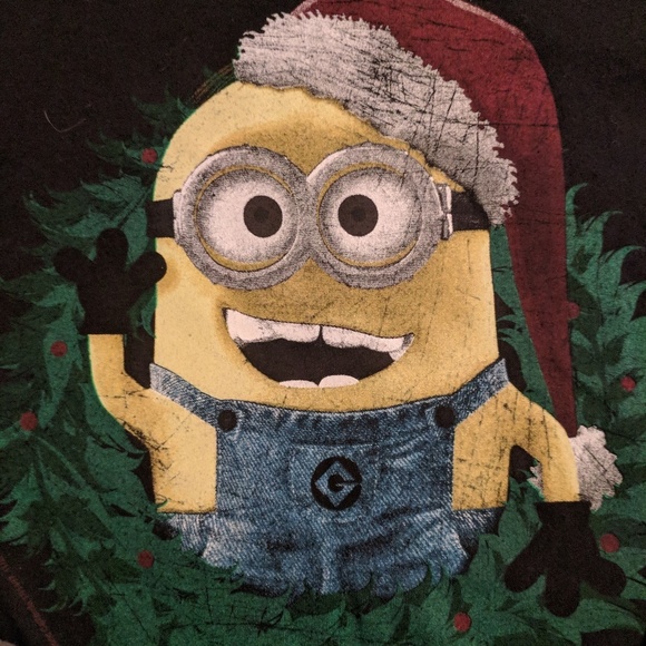 Long sleeved tee shirt with Christmas minion - Picture 2 of 3